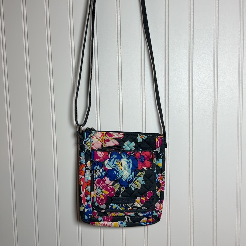 Vera Bradley Crossbody PRETTY POSIES Floral Quilted Purse Handbag - Picture 3 of 13